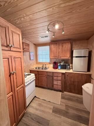 Kitchenette at the Gun Smoke Inn